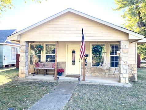 808 N Harrison Avenue Sherman TX 75090