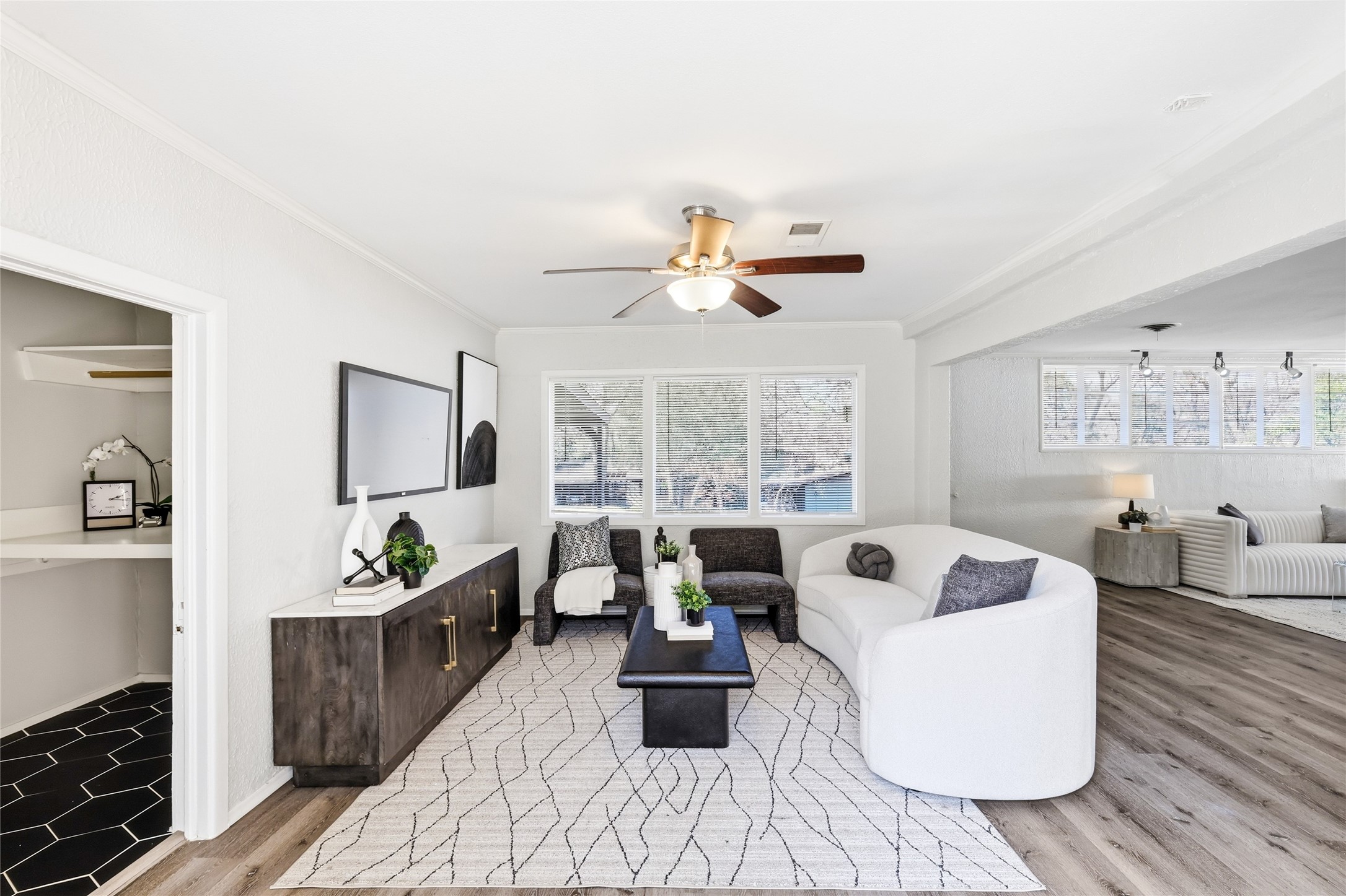 10208 Lake Gardens Drive Dallas TX 75218