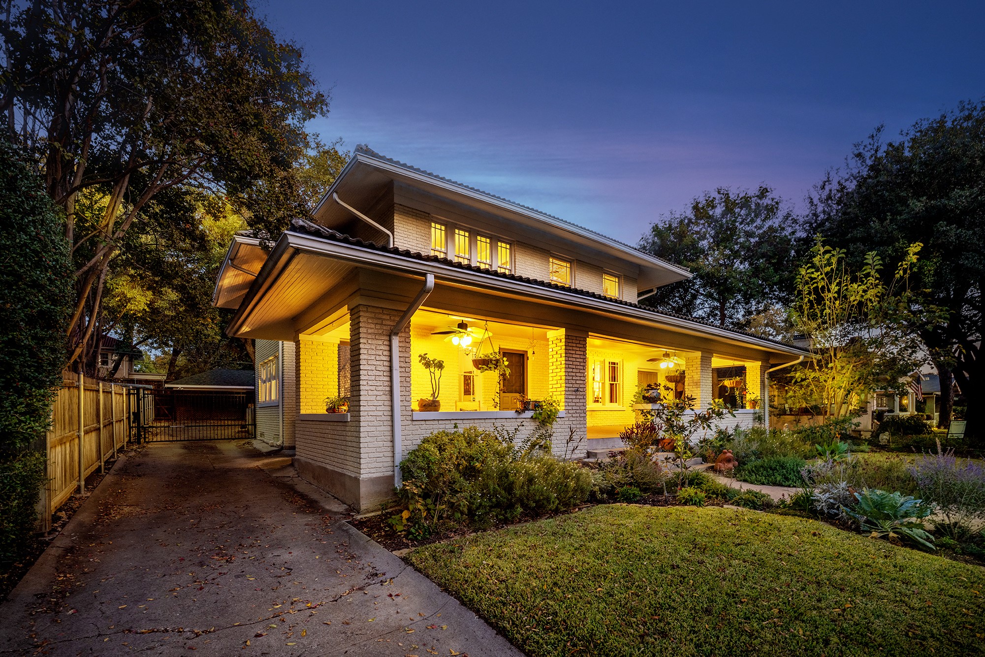 2417 5th Avenue Fort Worth TX 76110