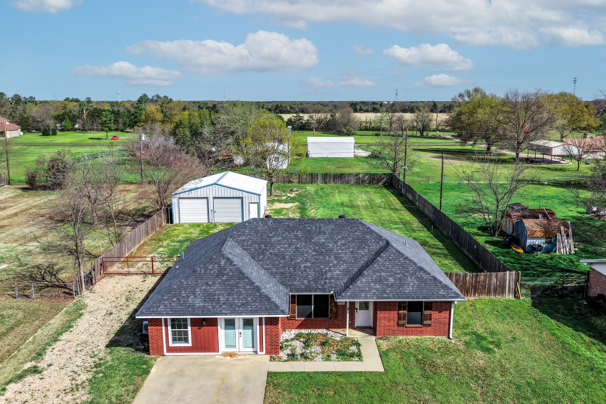 903 Amy Way Bonham TX 75418