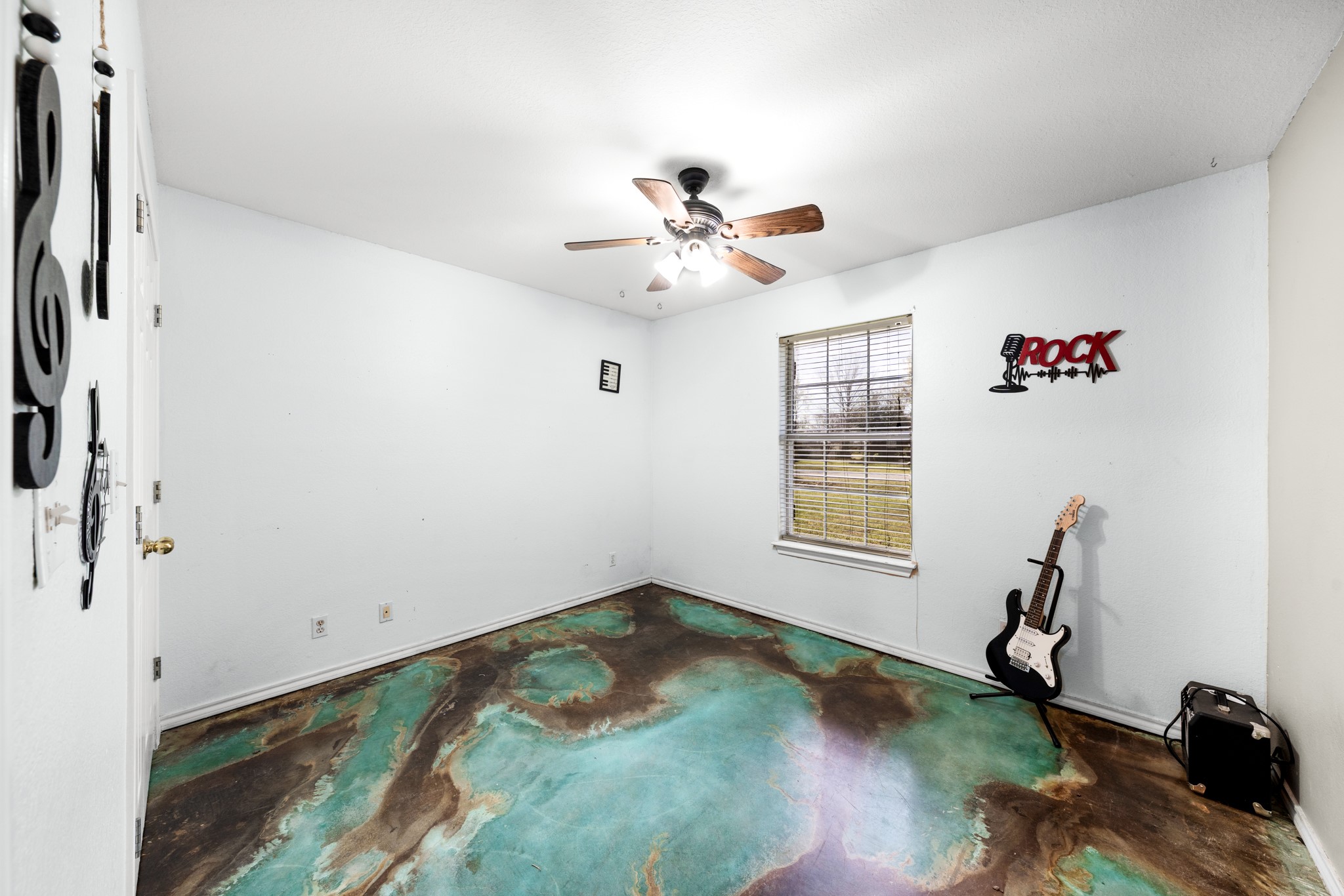 903 Amy Way Bonham TX 75418