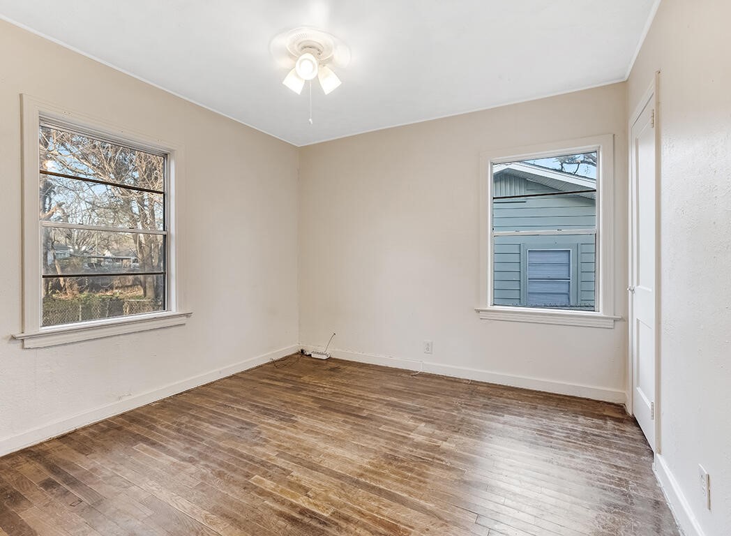 849 Singapore Drive Wake Village TX 75501