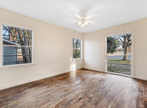 849 Singapore Drive Wake Village TX 75501