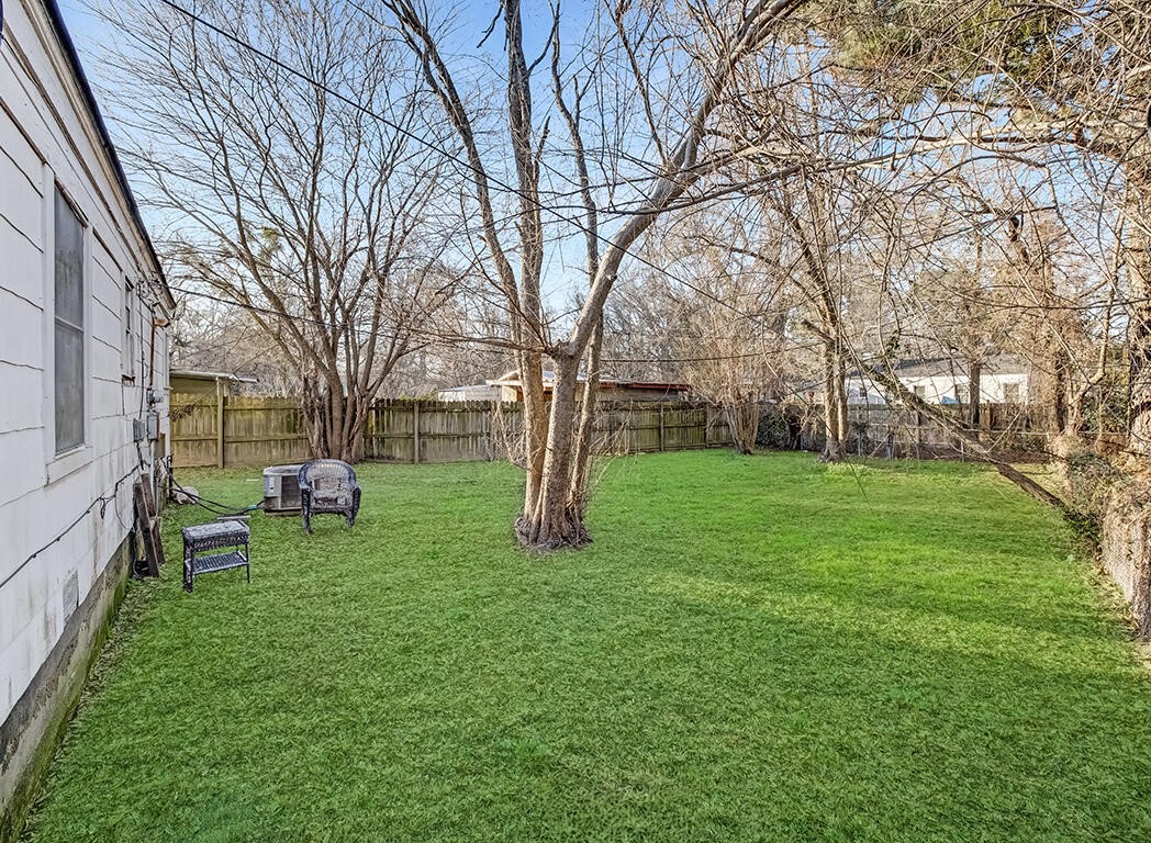 849 Singapore Drive Wake Village TX 75501