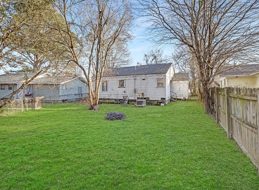 849 Singapore Drive Wake Village TX 75501