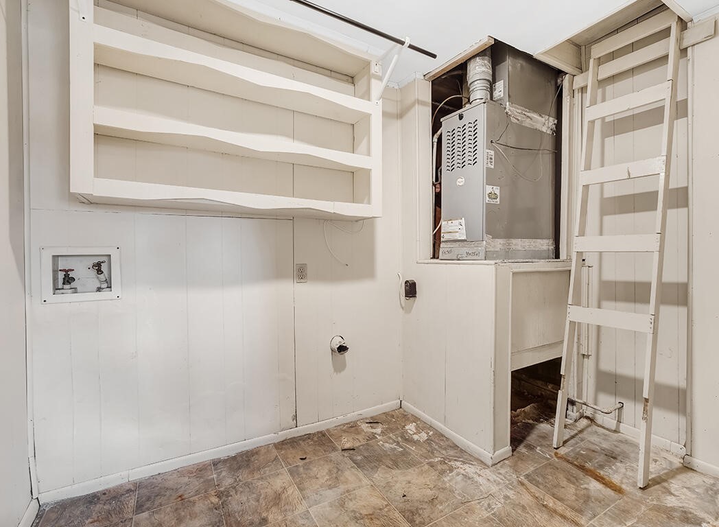 849 Singapore Drive Wake Village TX 75501