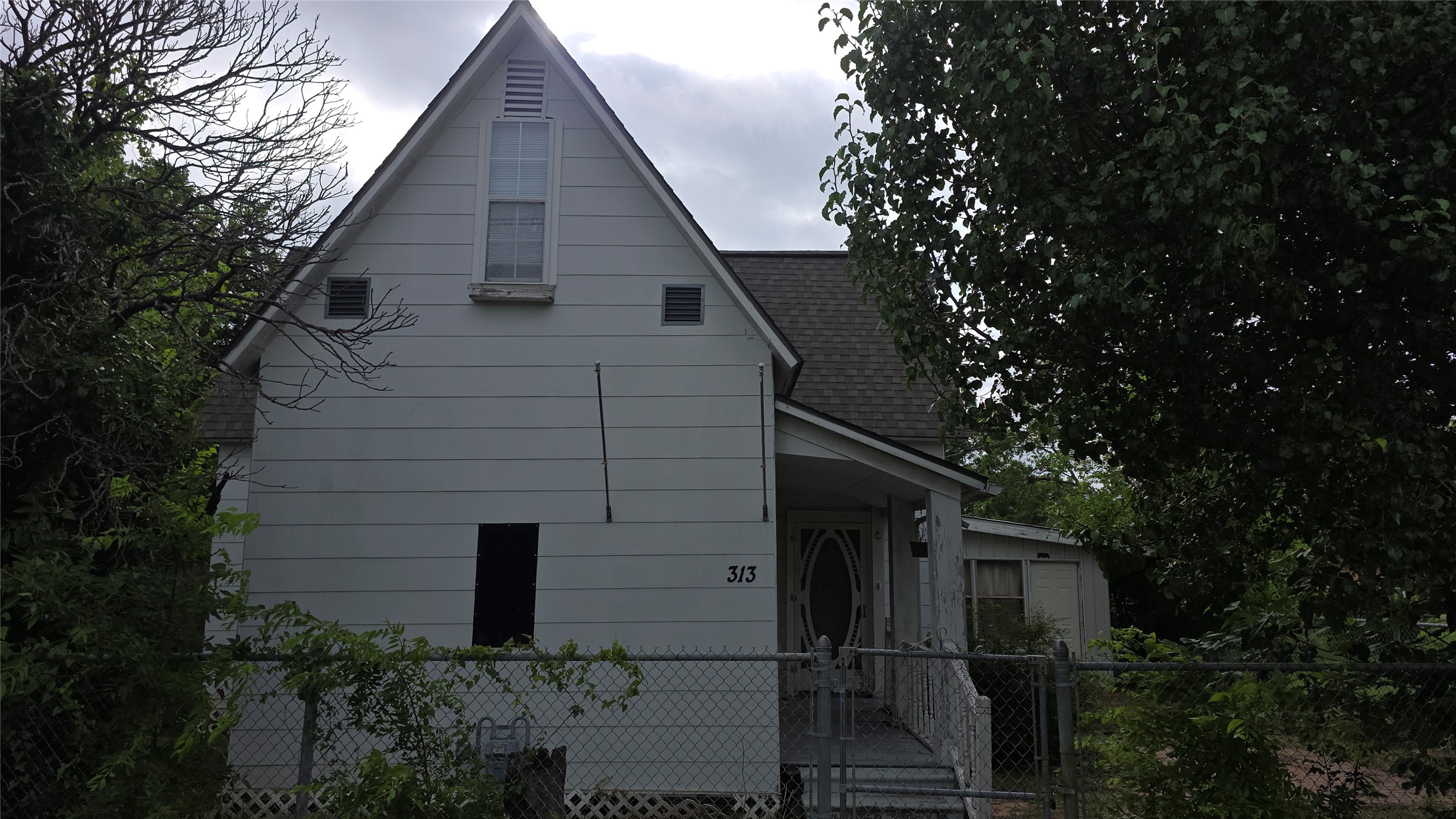 313 N Pearl Street Trenton TX 75490