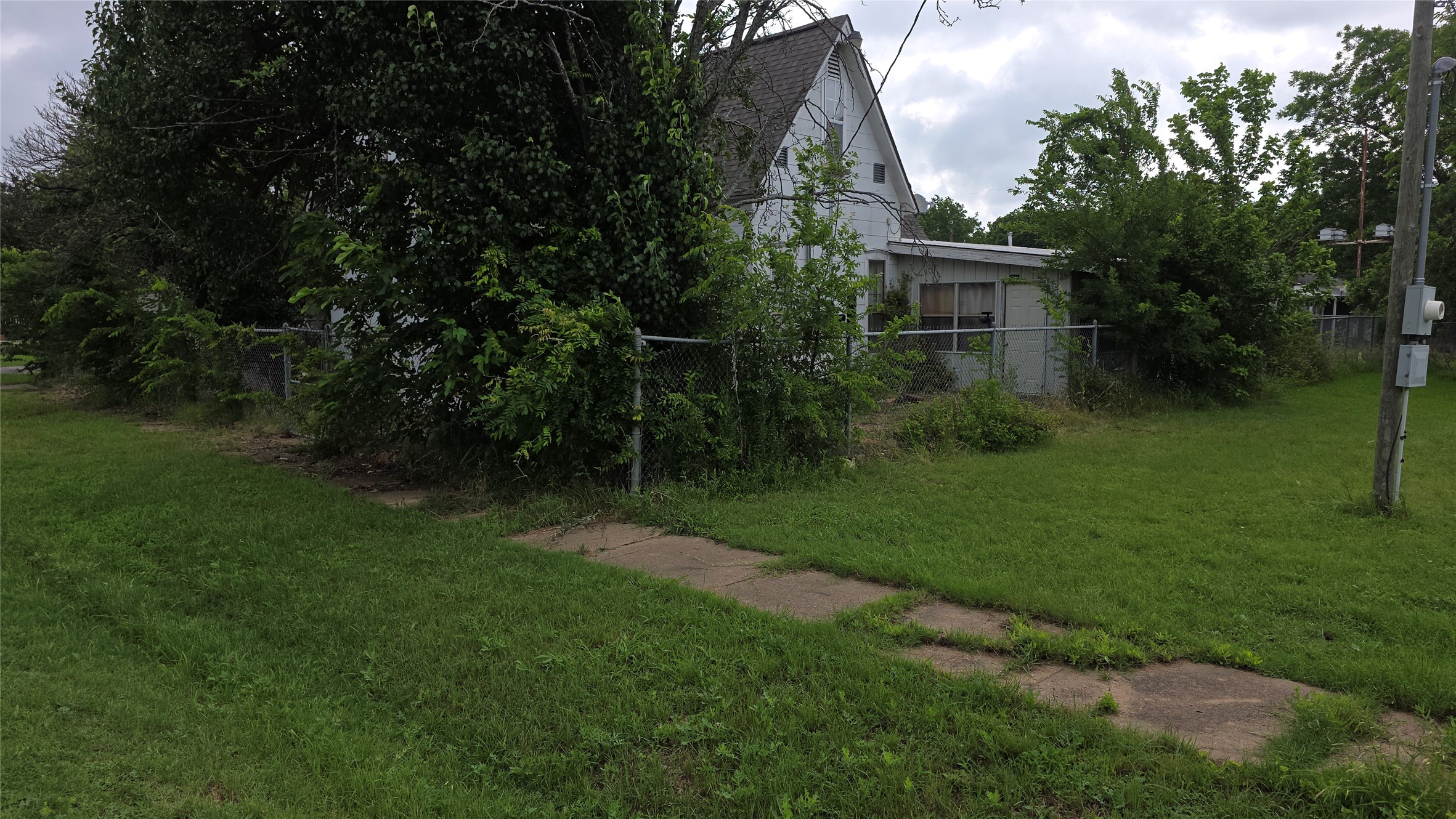 313 N Pearl Street Trenton TX 75490