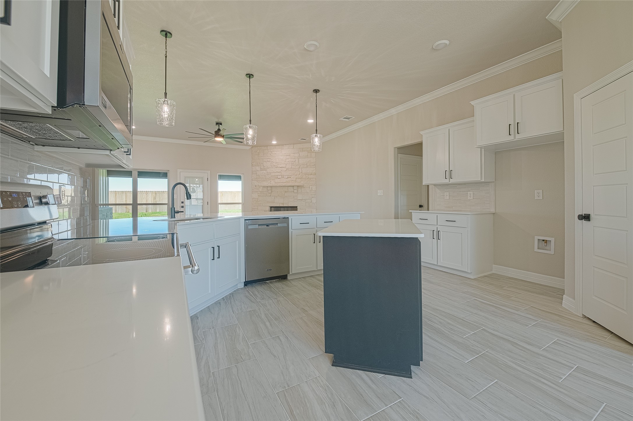1321 Red Rock Road Hewitt TX 76643