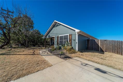 902 Ports O Call Drive Granbury TX 76048