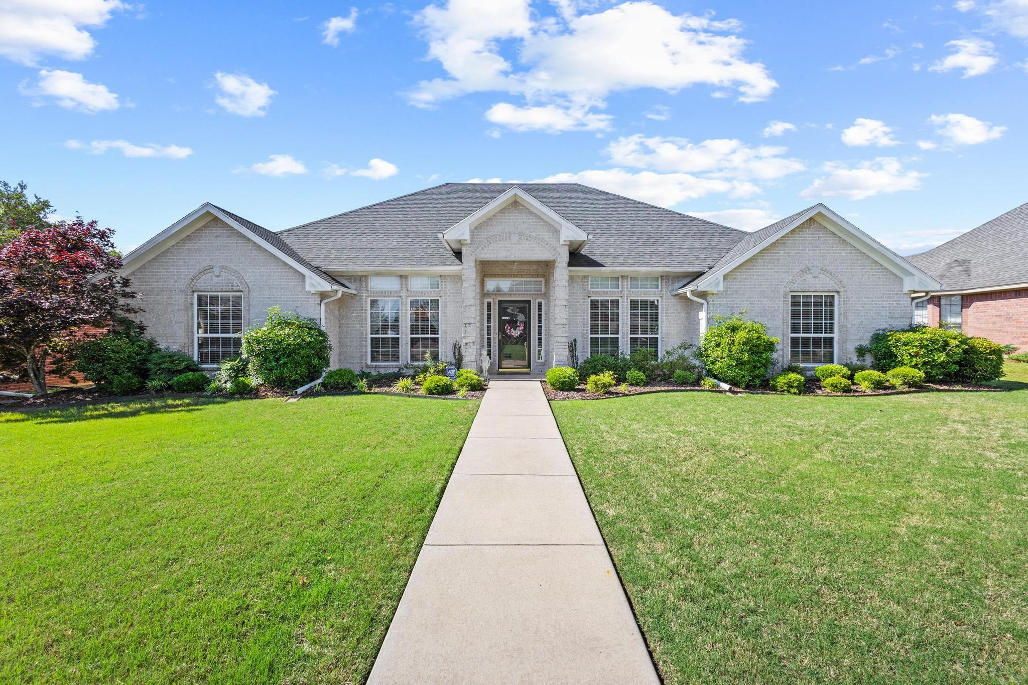 3740 Eagle Bend Paris TX 75462