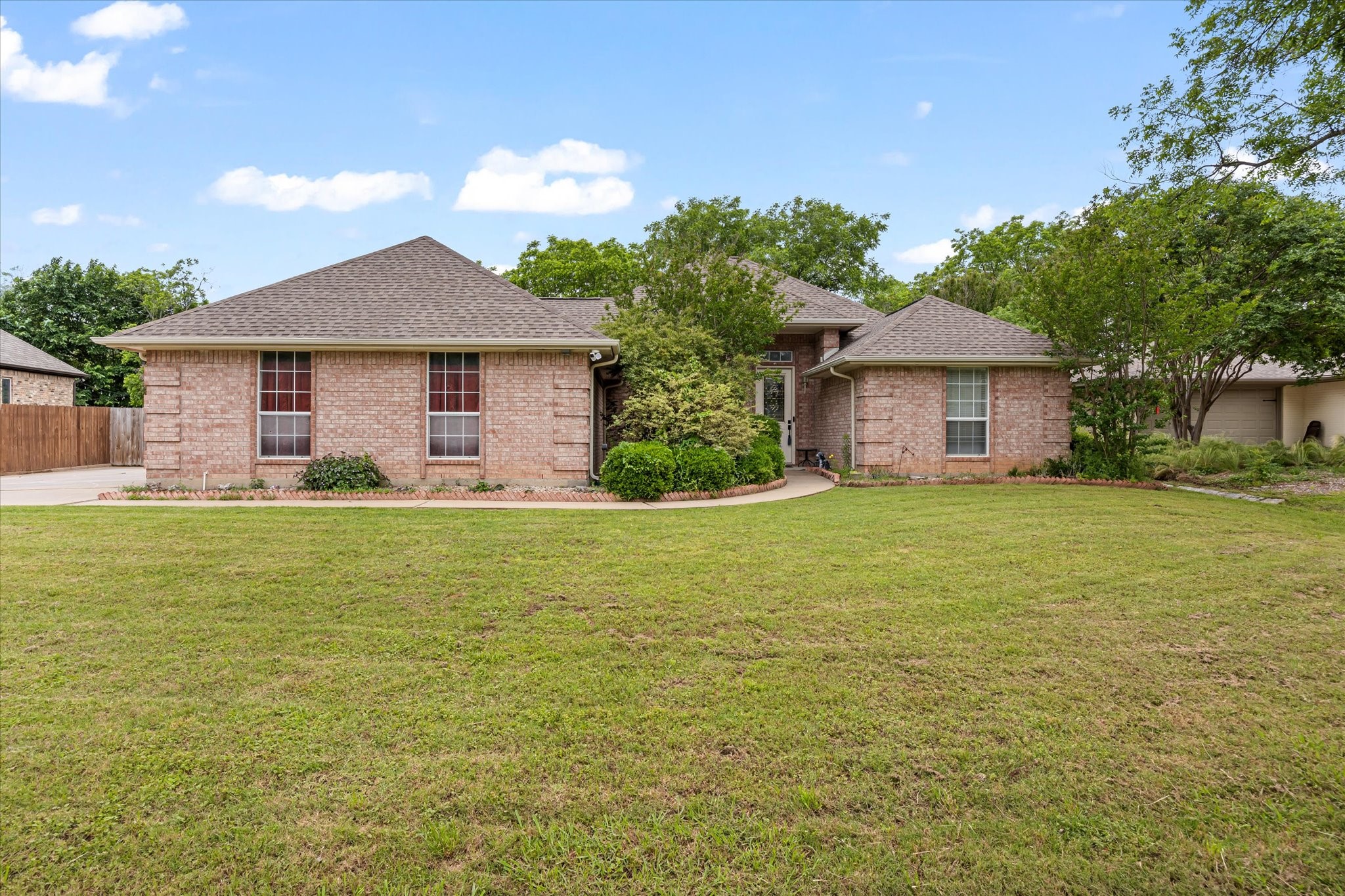 5006 Bueno Drive Granbury TX 76049