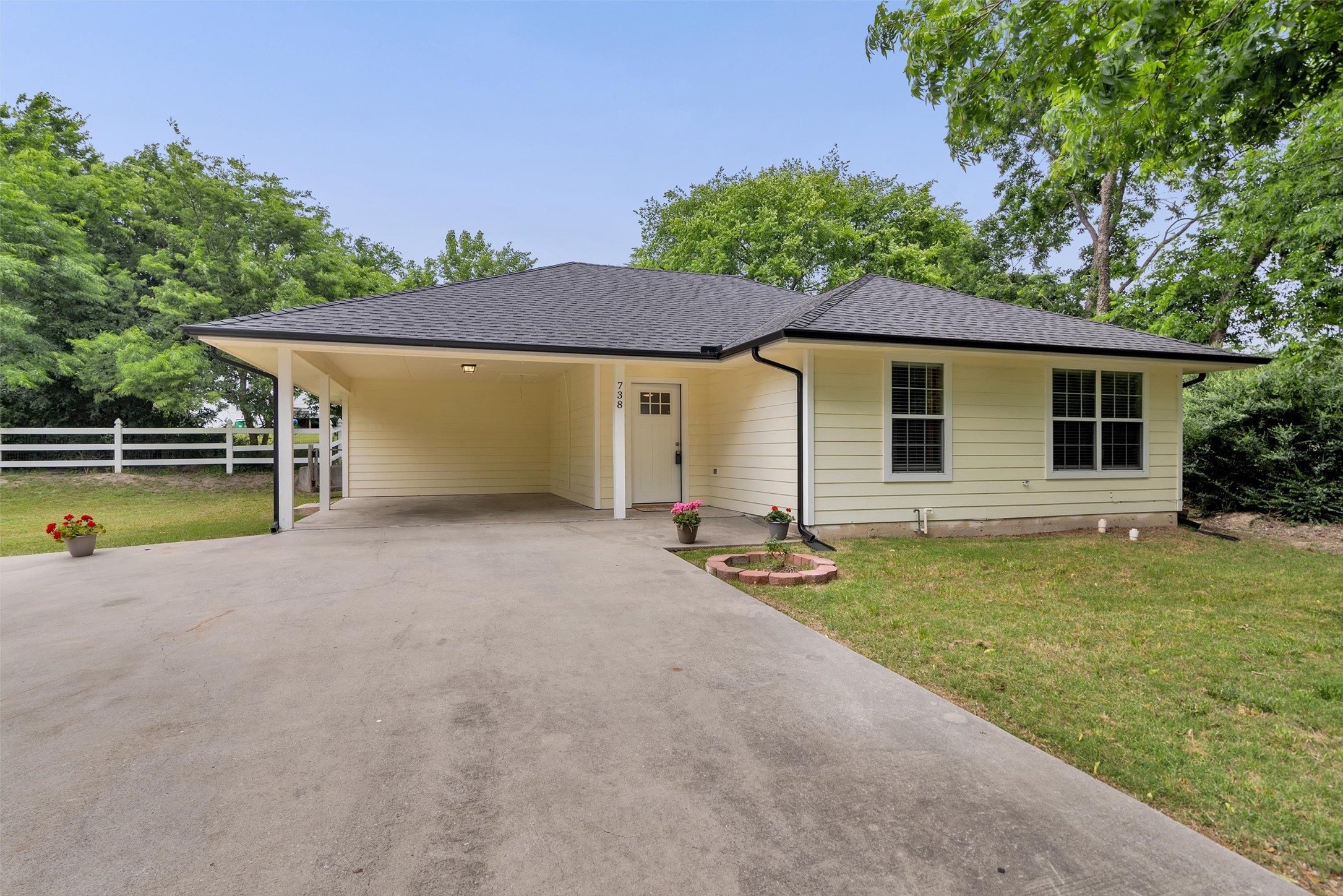 738 Wayne Avenue Van Alstyne TX 75495