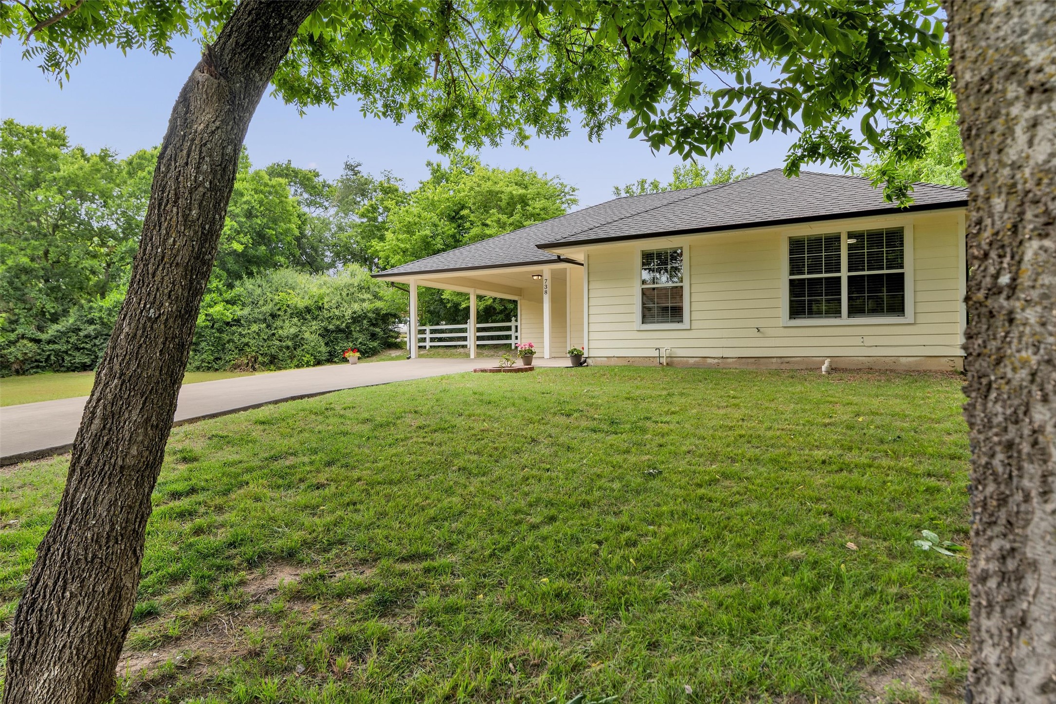 738 Wayne Avenue Van Alstyne TX 75495