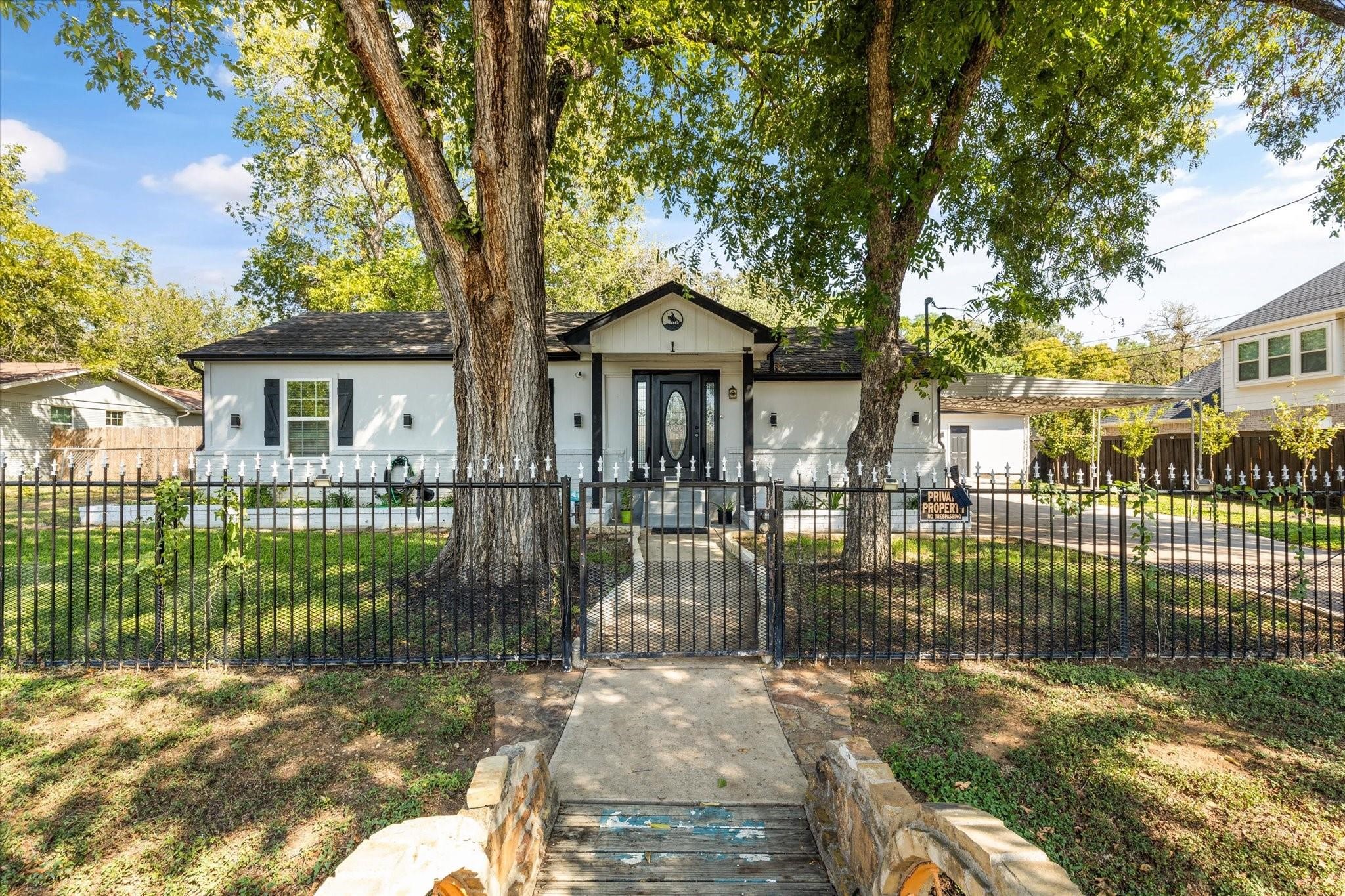 6139 Guilford Street Forest Hill TX 76119