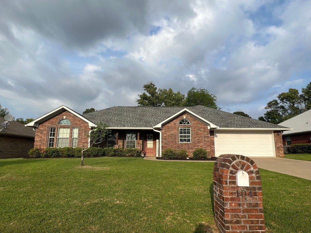 104 Elmwood Court Palestine TX 75801