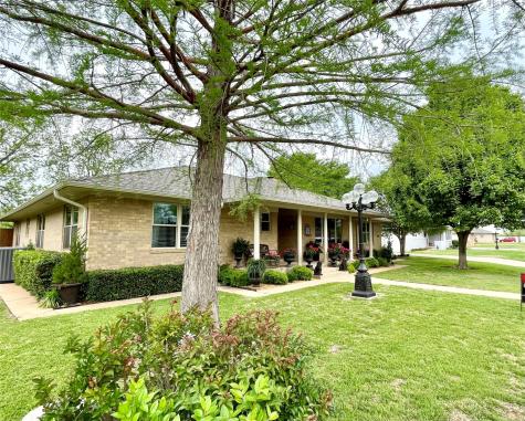 501 Westwood Street Breckenridge TX 76424