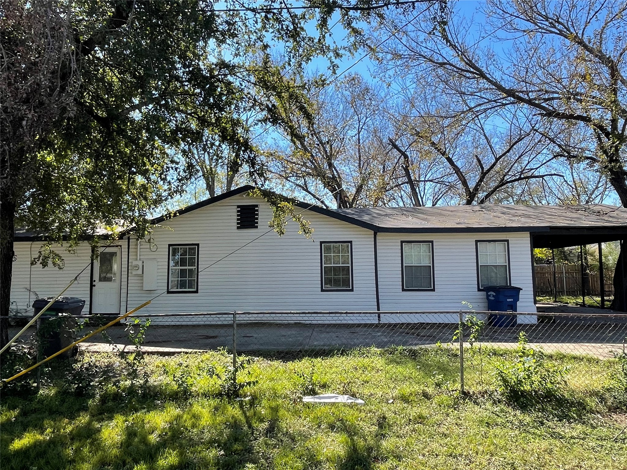 1041 Bradfield Road Dallas TX 75217