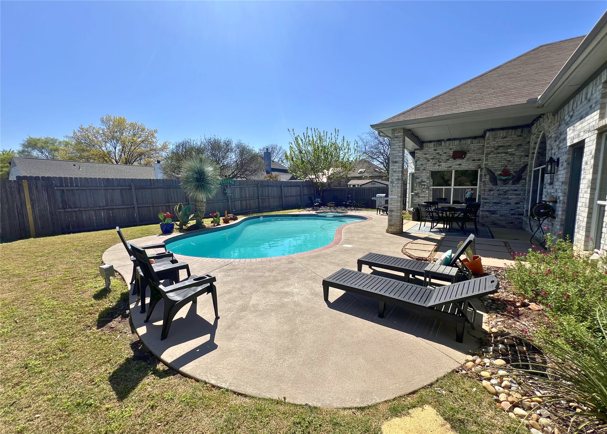 6836 Dogwood Lane North Richland Hills TX 76182