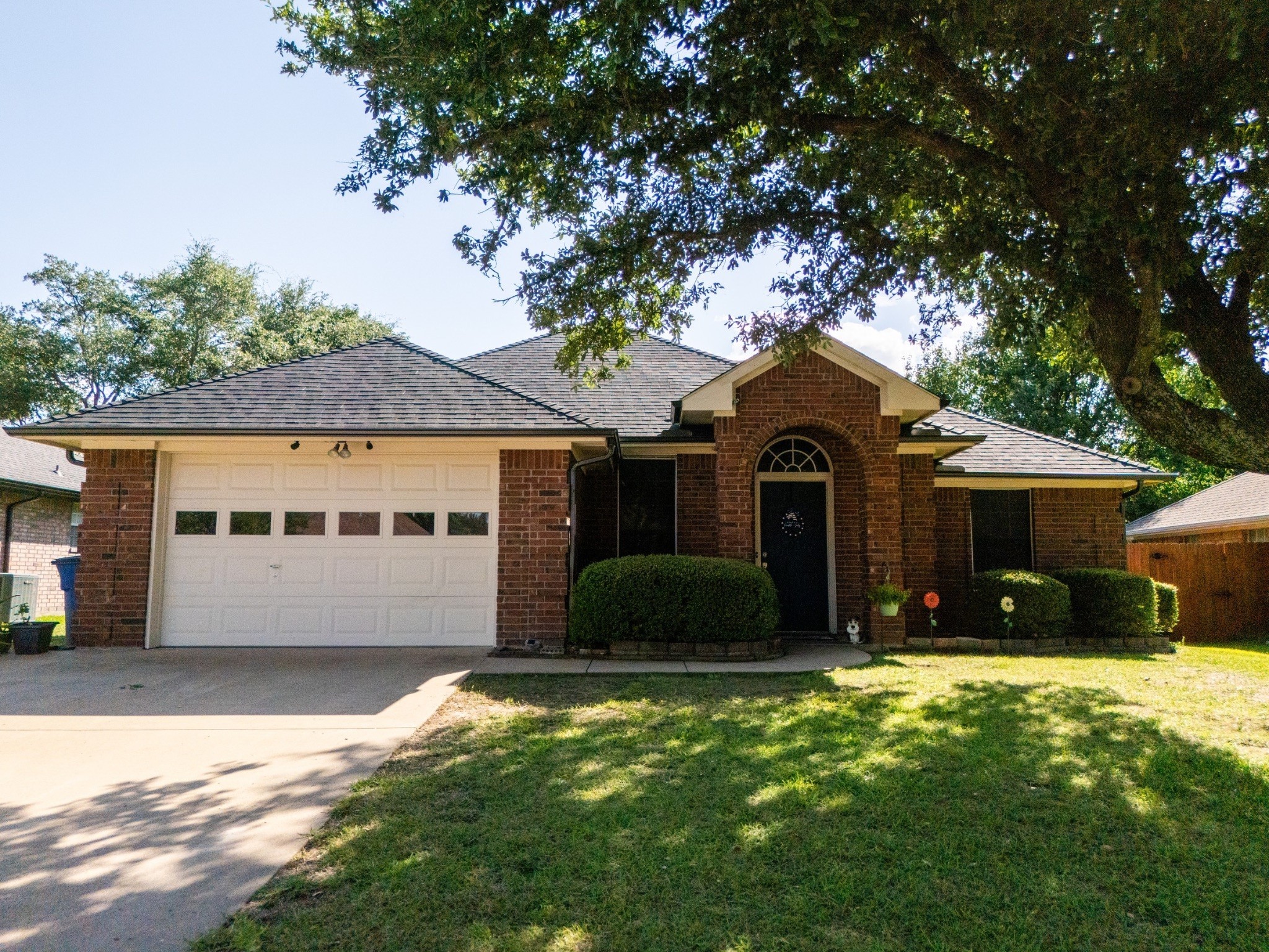809 Oak Drive Ennis TX 75119