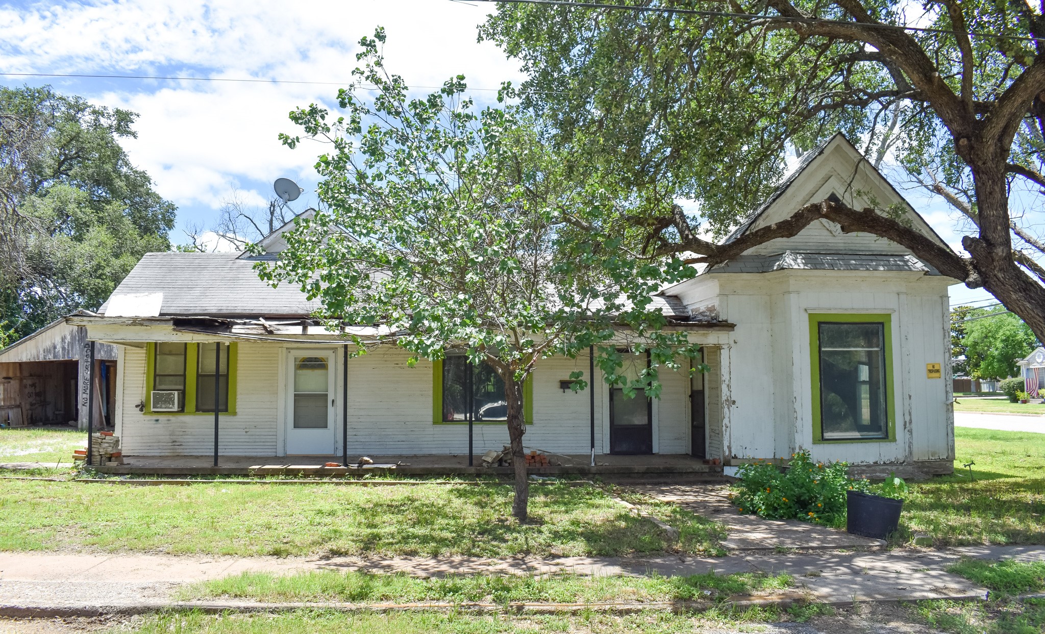 200 E 7th Street Brady TX 76825