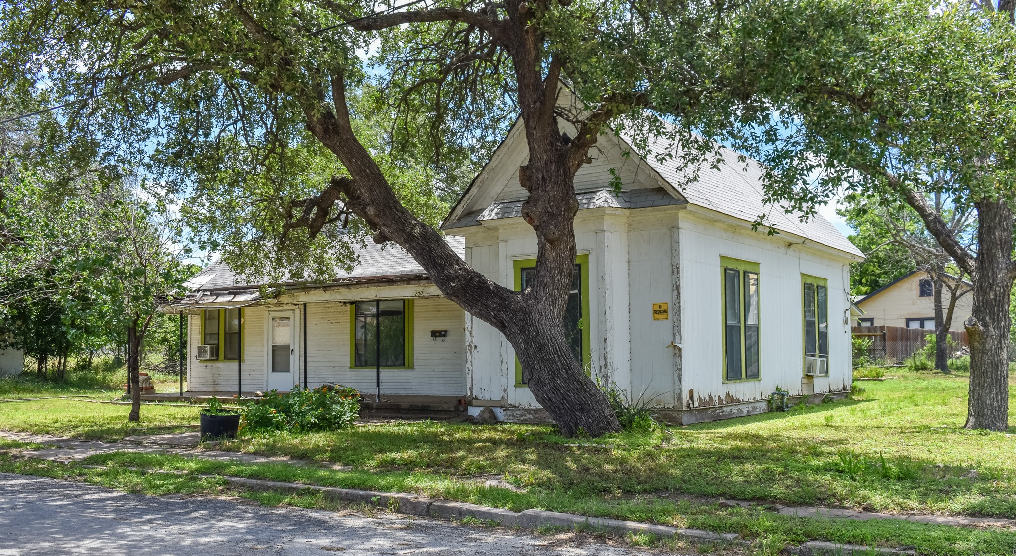 200 E 7th Street Brady TX 76825