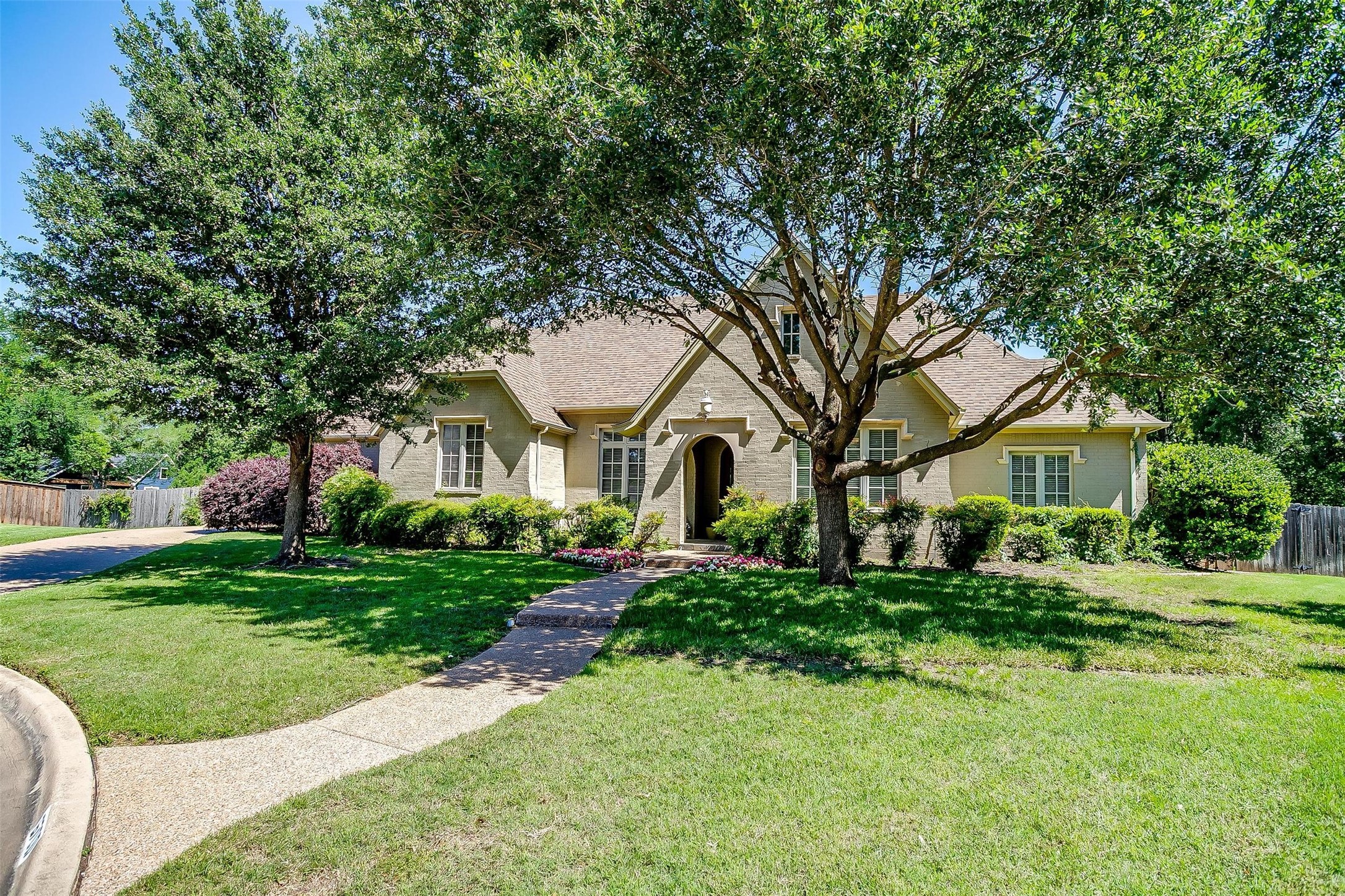 6700 Lions Gate Court Arlington TX 76001