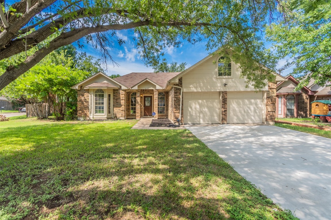 929 Meadowdale Road Arlington TX 76017