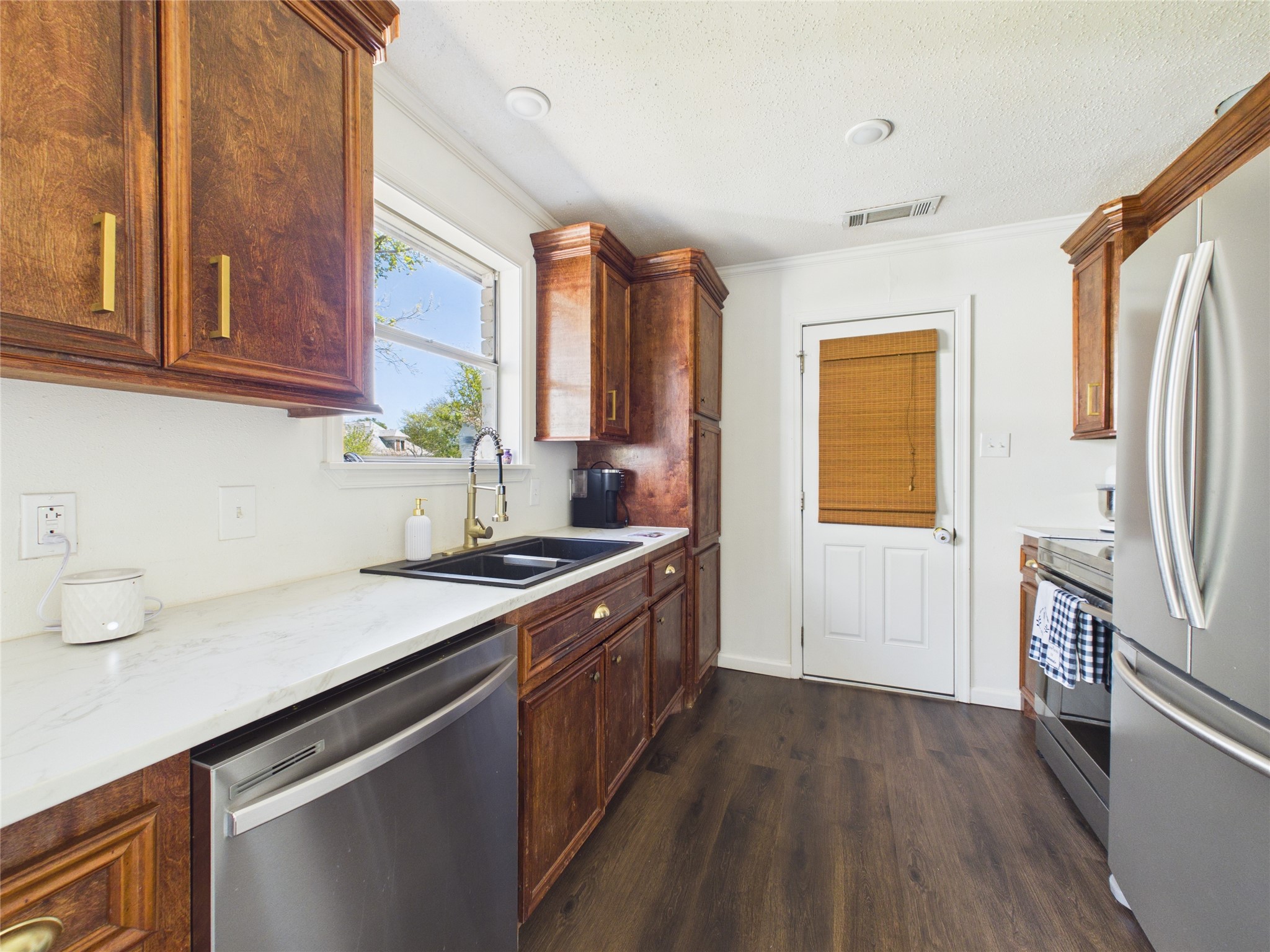 321 E Pine Jacksboro TX 76458
