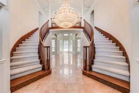 2420 Park Run Drive Arlington TX 76016