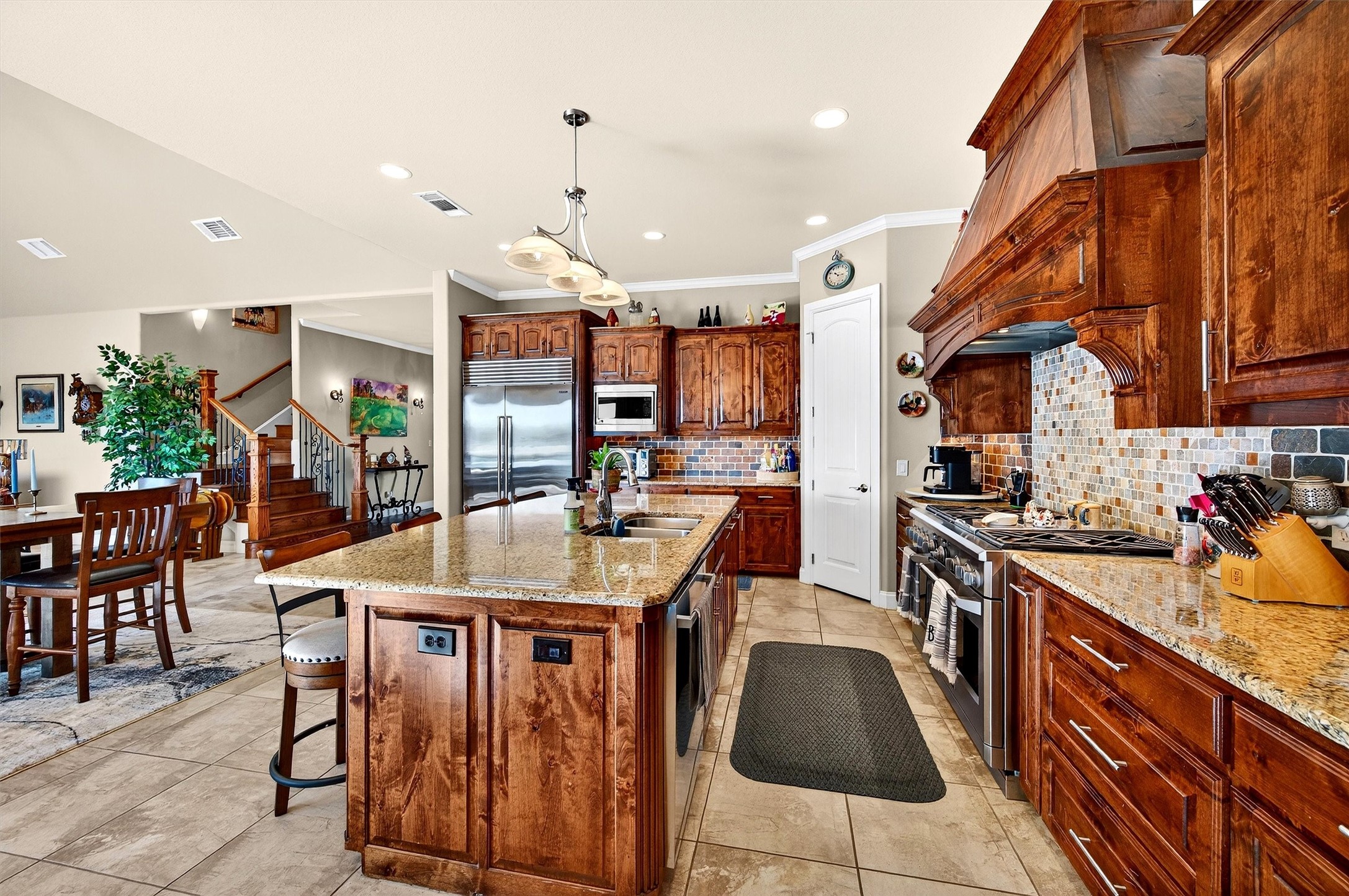 114 Blackfoot Trail Lake Kiowa TX 76240