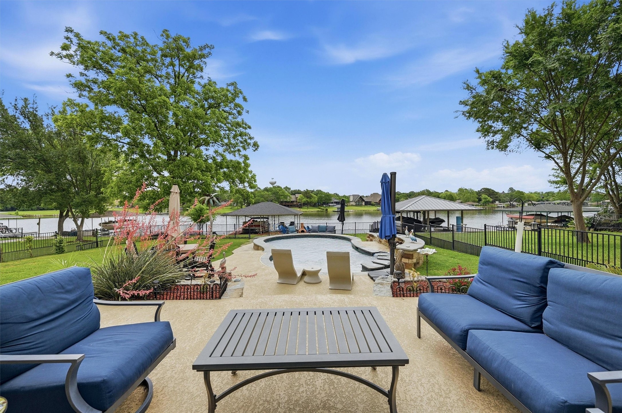 114 Blackfoot Trail Lake Kiowa TX 76240