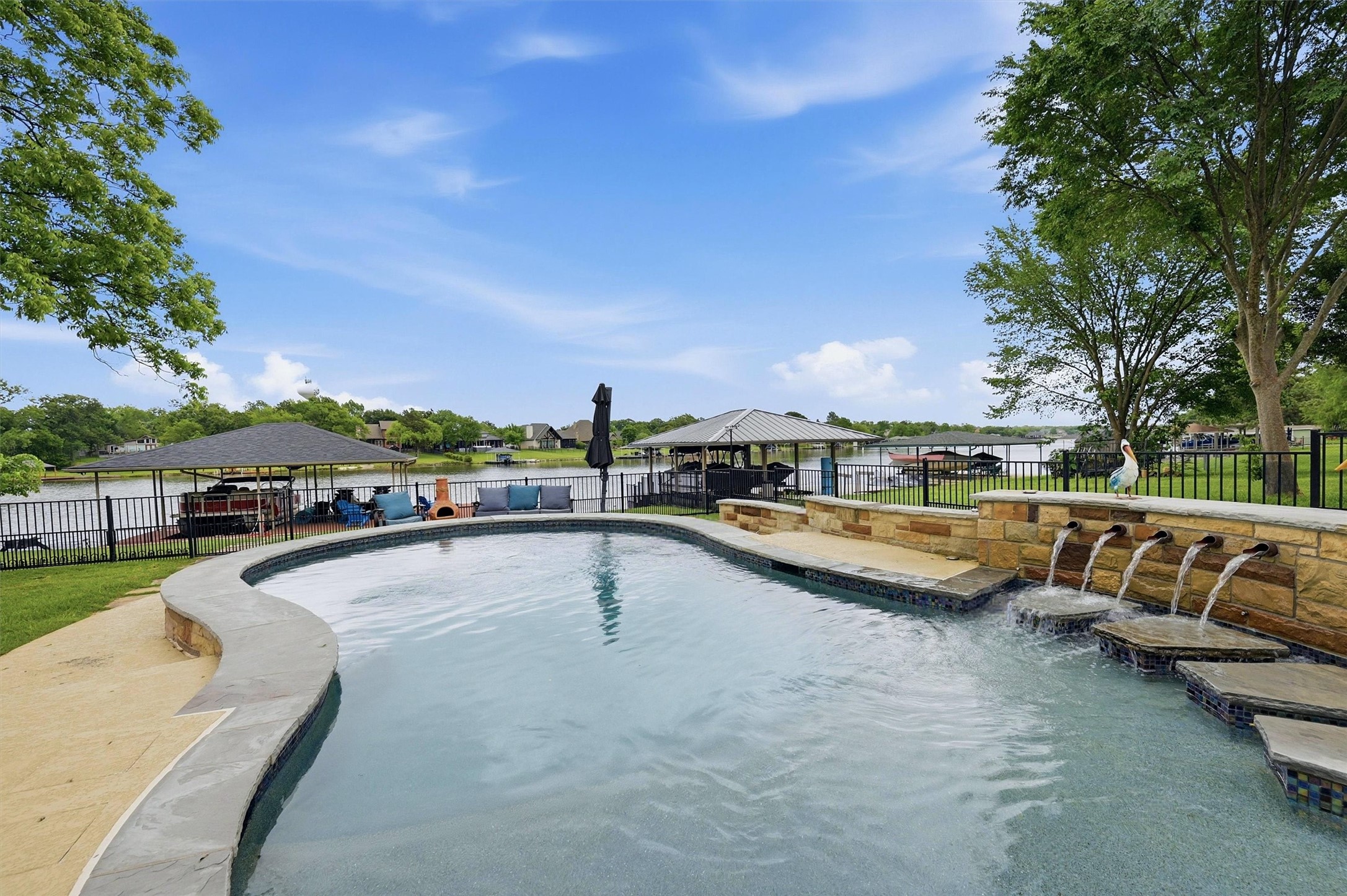 114 Blackfoot Trail Lake Kiowa TX 76240