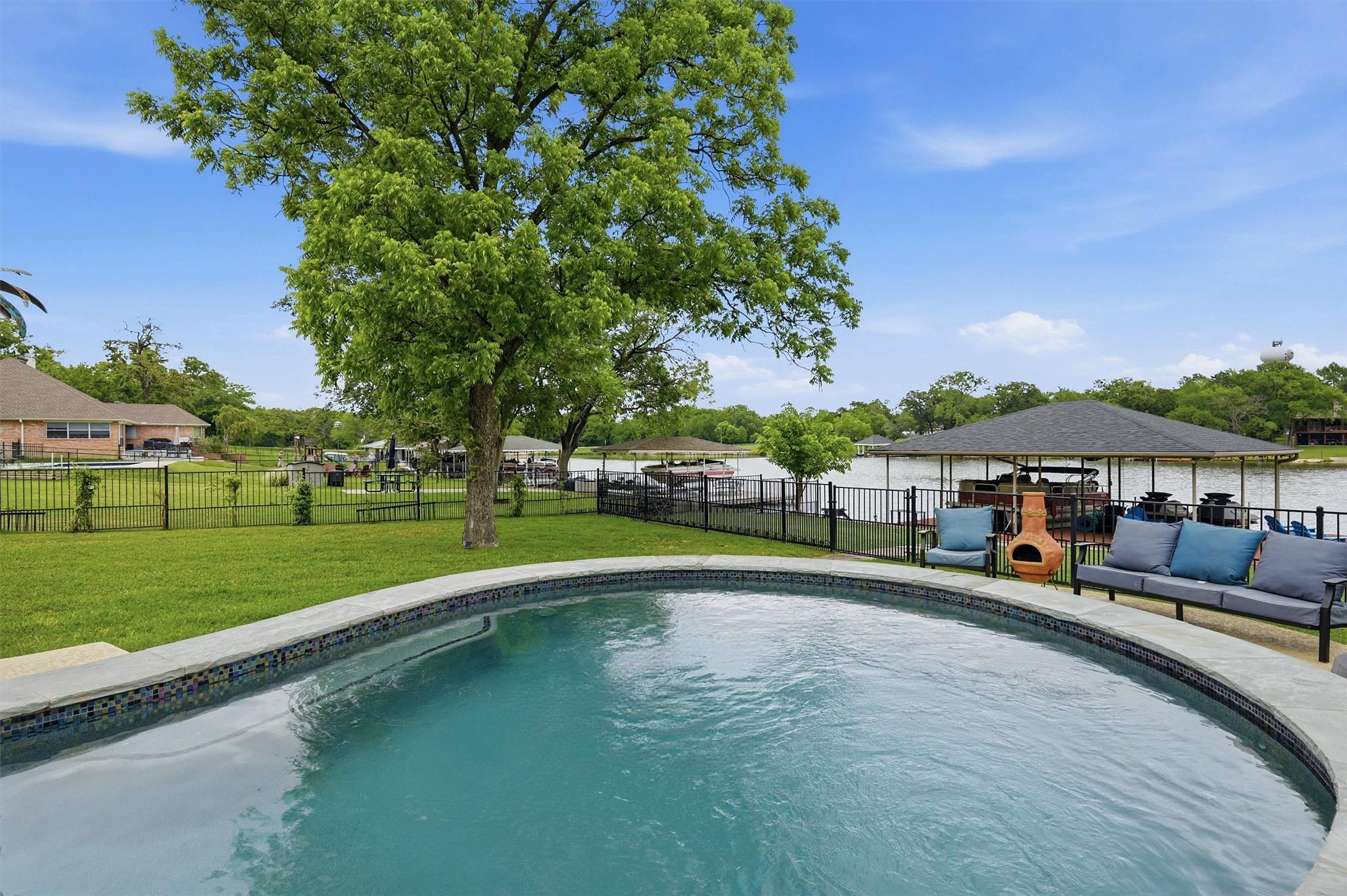 114 Blackfoot Trail Lake Kiowa TX 76240