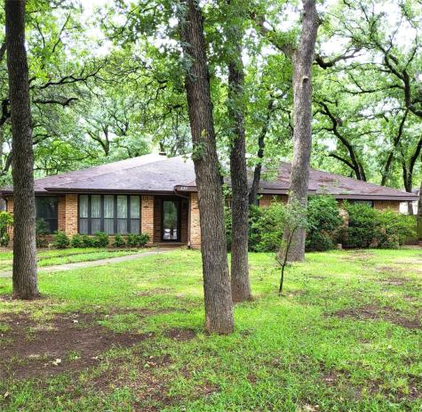 697 Highland Crest Drive Hurst TX 76054