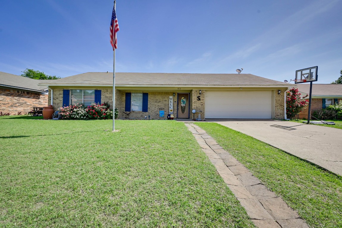 1816 Dogwood Trail Corsicana TX 75110