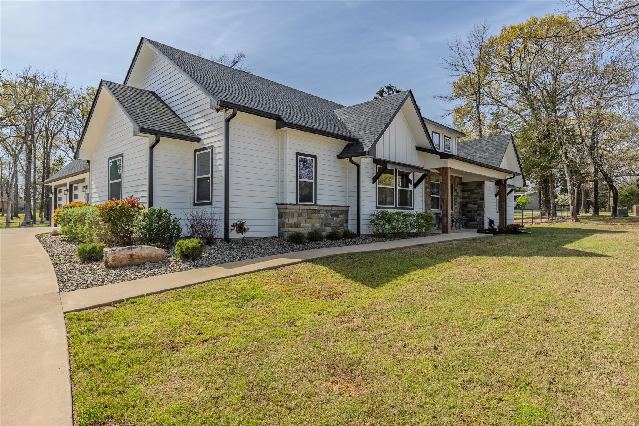 222 Rs County Road 4269 Emory TX 75440
