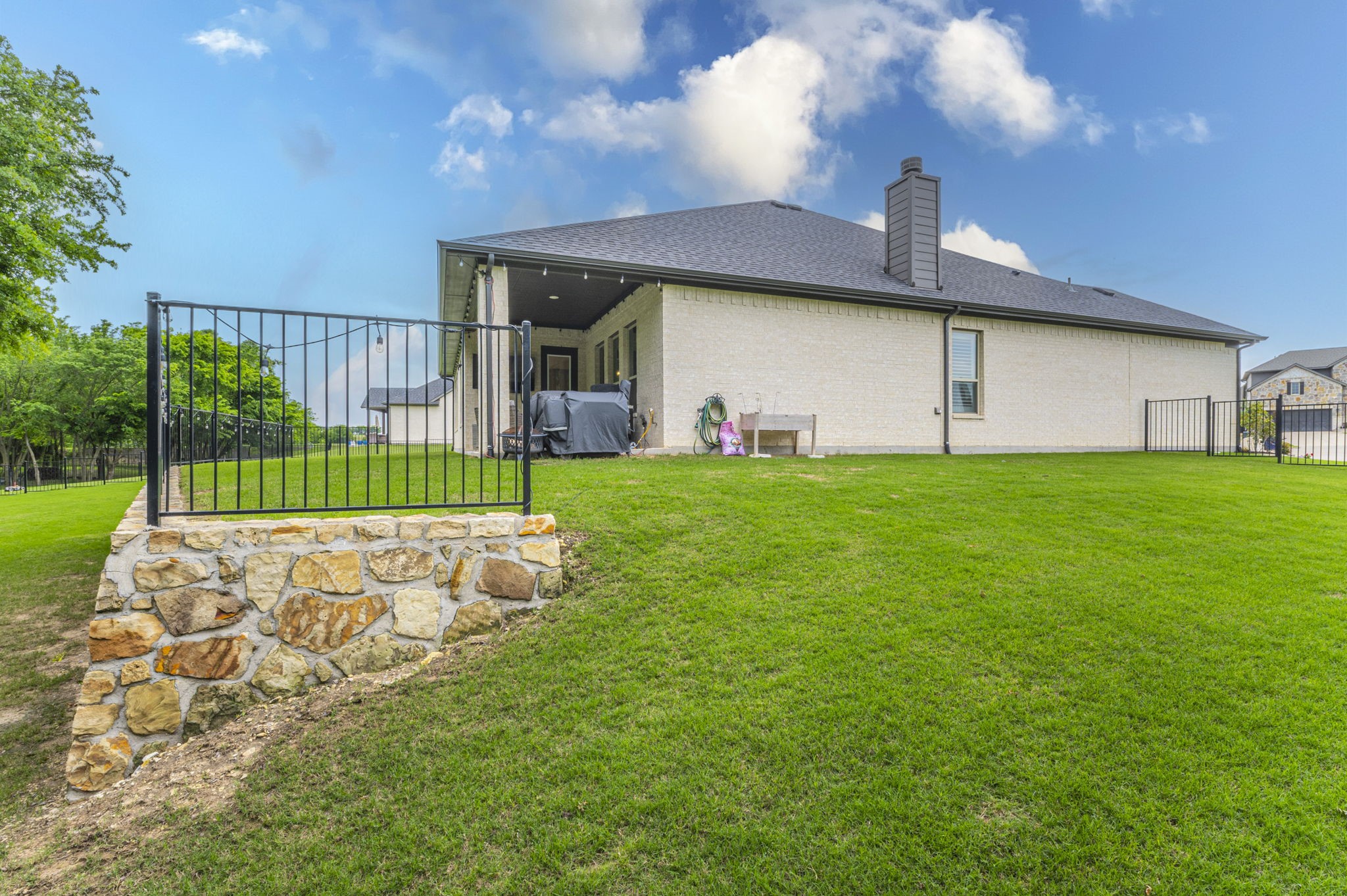 1516 Bearpath Way Gunter TX 75058