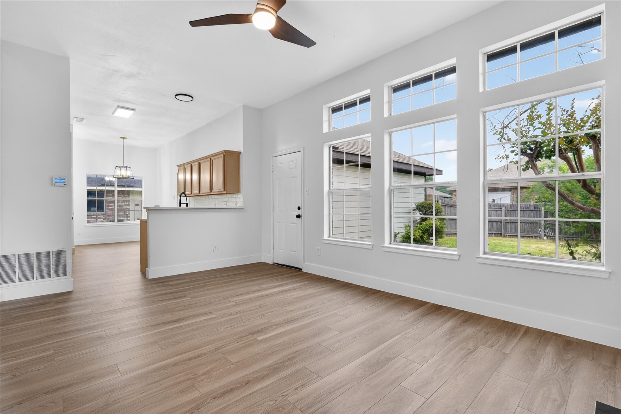 1325 Rosewood Lane Lancaster TX 75146