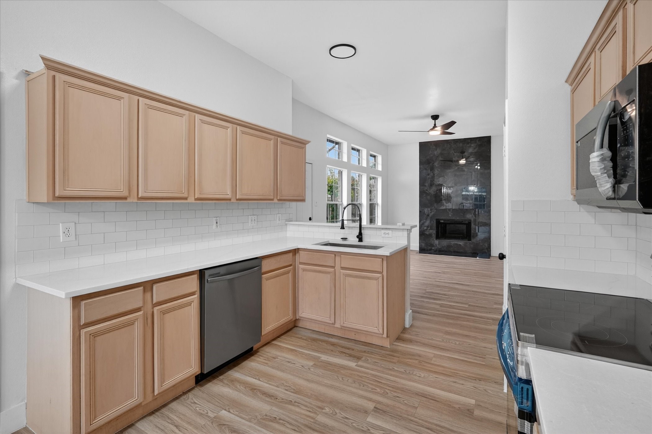 1325 Rosewood Lane Lancaster TX 75146