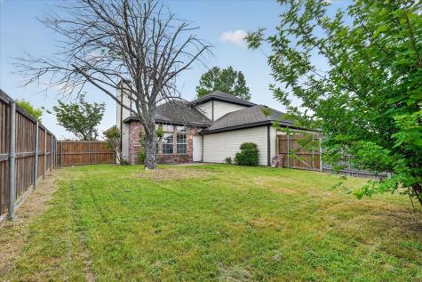 1325 Rosewood Lane Lancaster TX 75146