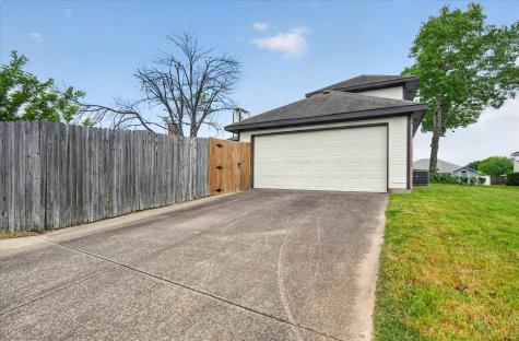 1325 Rosewood Lane Lancaster TX 75146