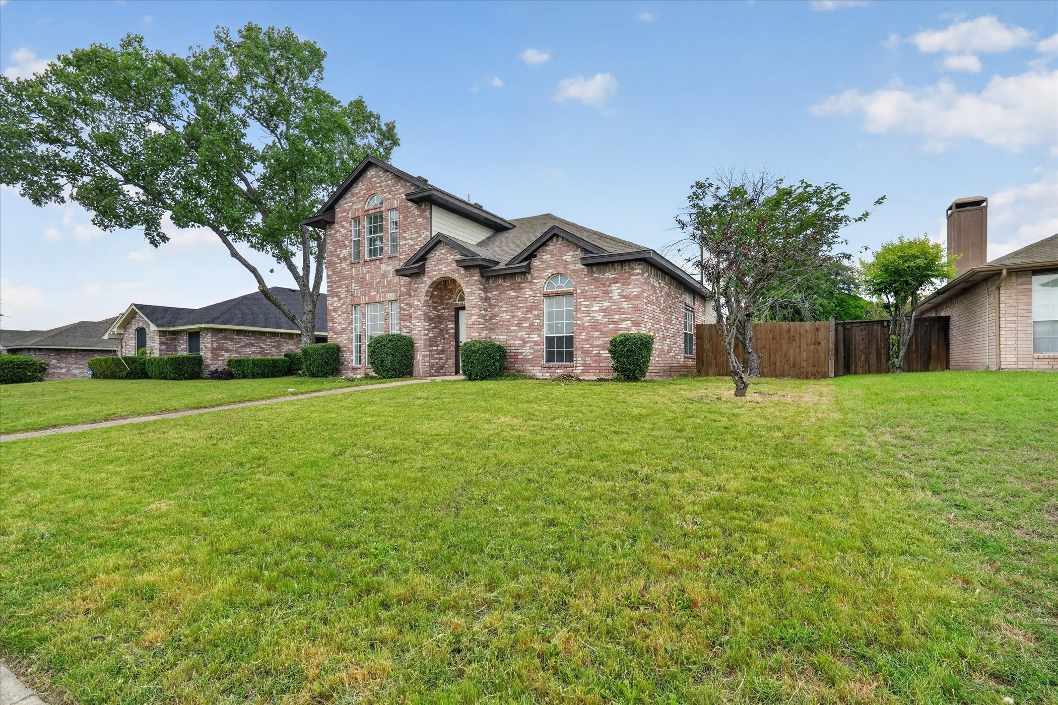 1325 Rosewood Lane Lancaster TX 75146