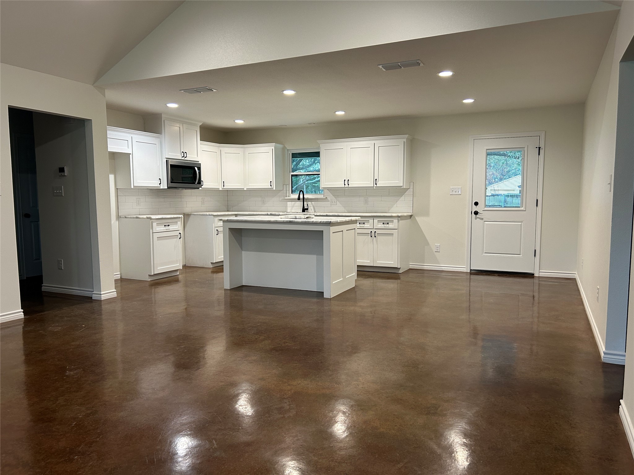 405 S 6th Street Grandview TX 76050