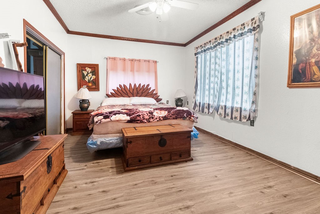 5757 Parkside Court Granbury TX 76048