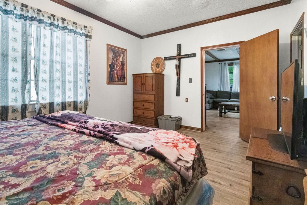 5757 Parkside Court Granbury TX 76048