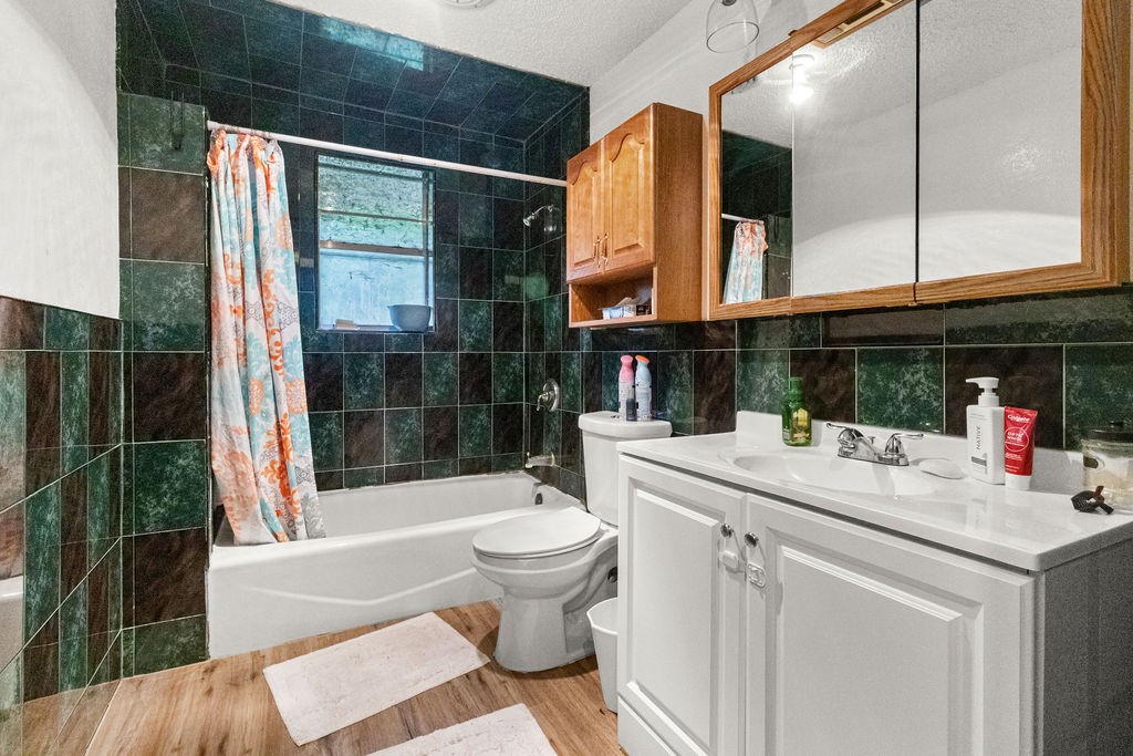 5757 Parkside Court Granbury TX 76048