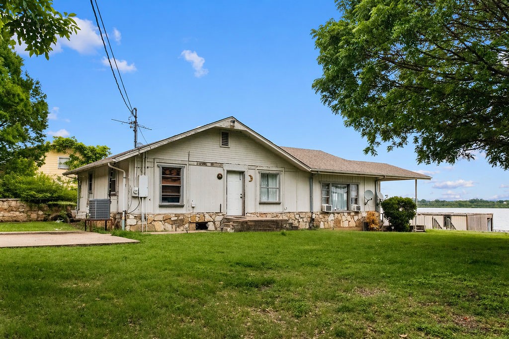 5757 Parkside Court Granbury TX 76048