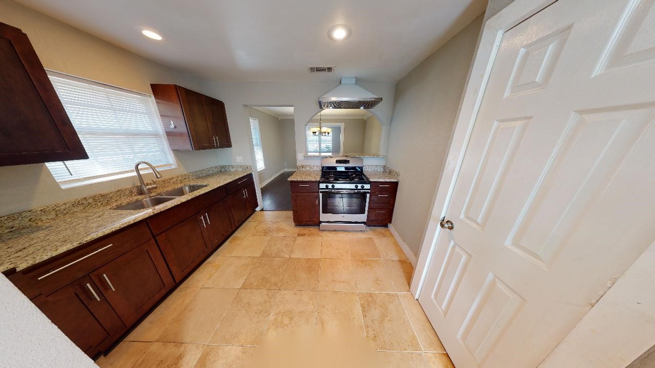 126 Neches Dallas TX 75208