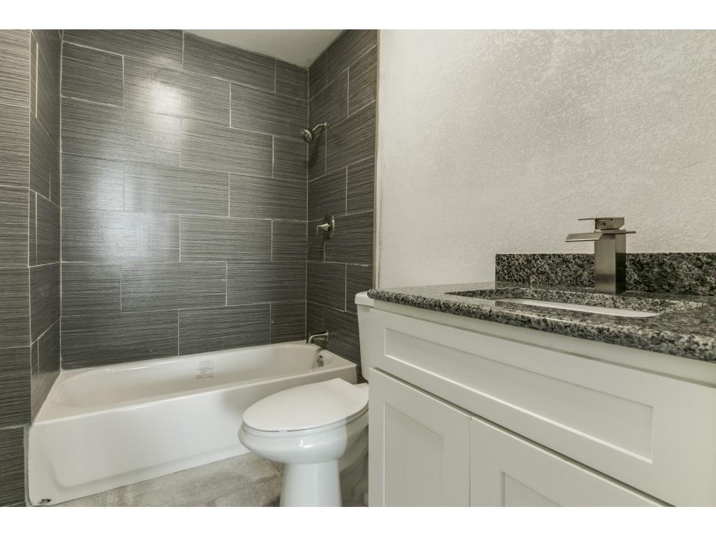 126 Neches Dallas TX 75208